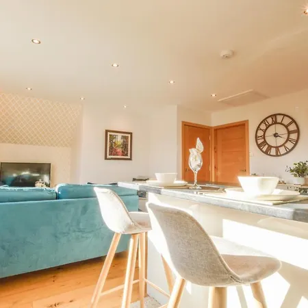 Rowan Tree Apartment - A Modern, Quiet Hideaway With Sweeping Views Across Oban Exterior photo