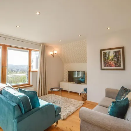 Rowan Tree Apartment - A Modern, Quiet Hideaway With Sweeping Views Across Oban Exterior photo