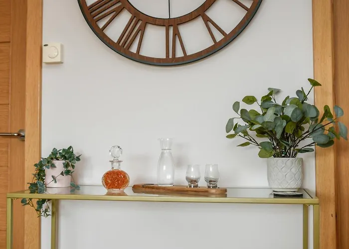 Rowan Tree Apartment - A Modern, Quiet Hideaway With Sweeping Views Across Oban