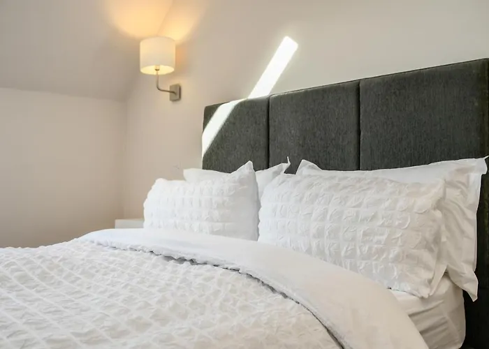 Rowan Tree Apartment - A Modern, Quiet Hideaway With Sweeping Views Across Oban